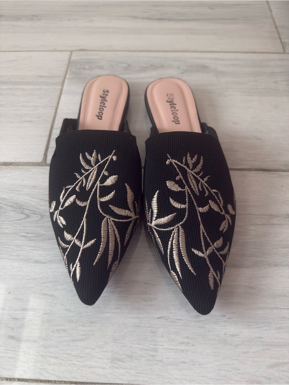 Styleloop Women's Embroidery Black  Mules Shoes Pointy Toe Classical Sandals
